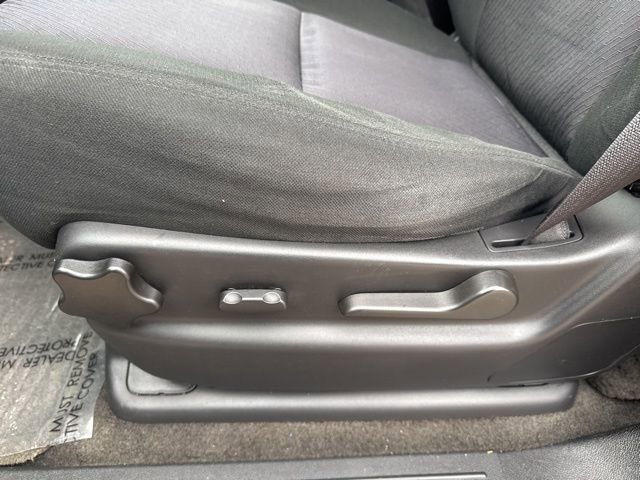 Used 2013 Chevrolet Avalanche LT image 23