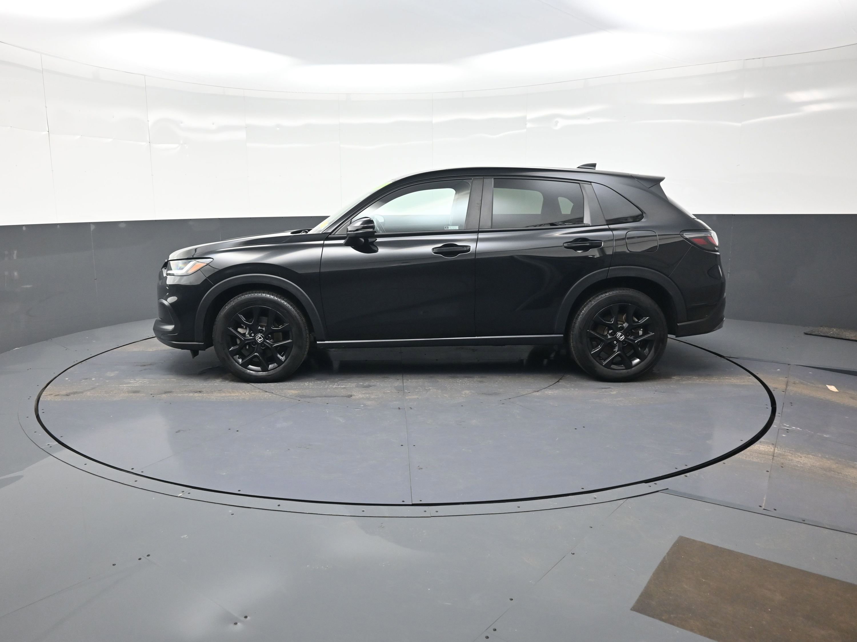 Used 2023 Honda HR-V Sport image 6