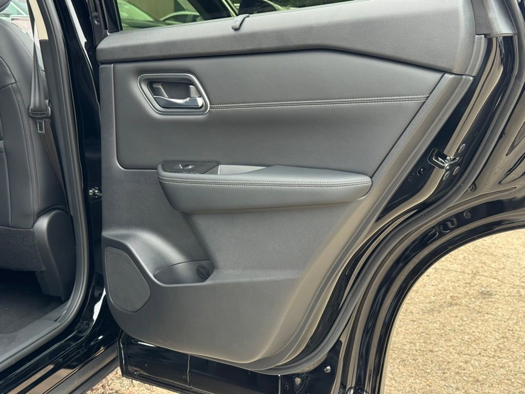 New 2026 Nissan Rogue Platinum image 23