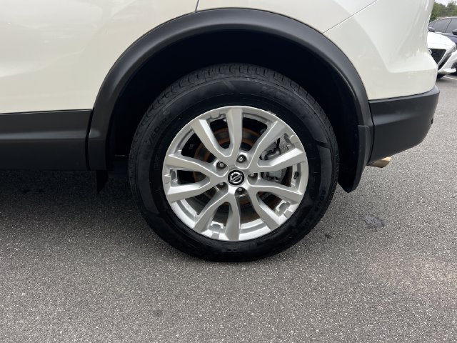 Used 2022 Nissan Rogue Sport SV w/ Technology Package FWD image 30