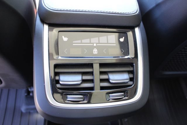 Used 2024 Volvo XC90 B6 Ultimate w/ Lounge Package AWD/4WD image 24