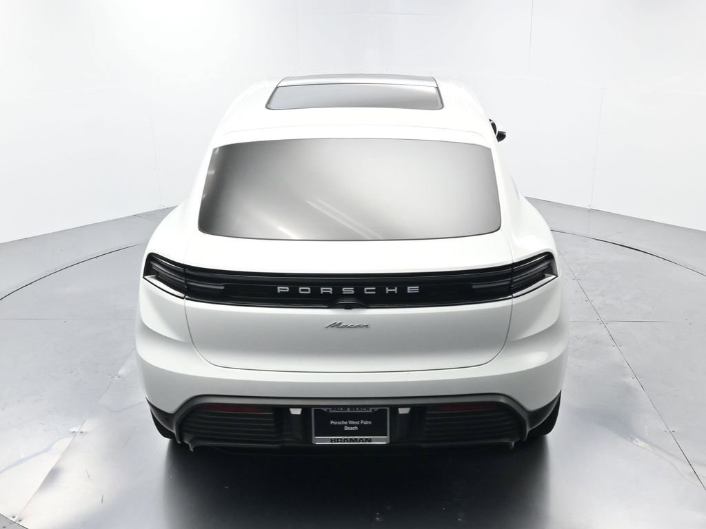 Certified 2025 Porsche Macan Electric image 37