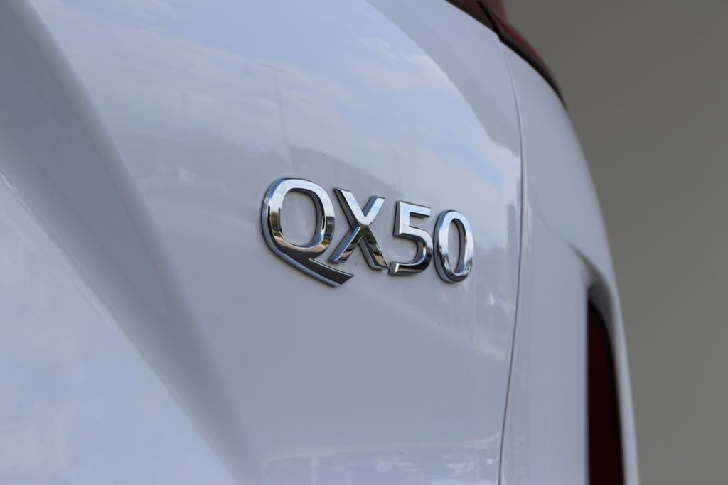 Certified 2025 INFINITI QX50 Luxe image 29