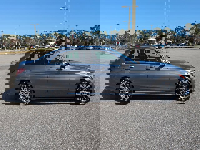 Used 2019 Mercedes-Benz C 300 Sedan image 4