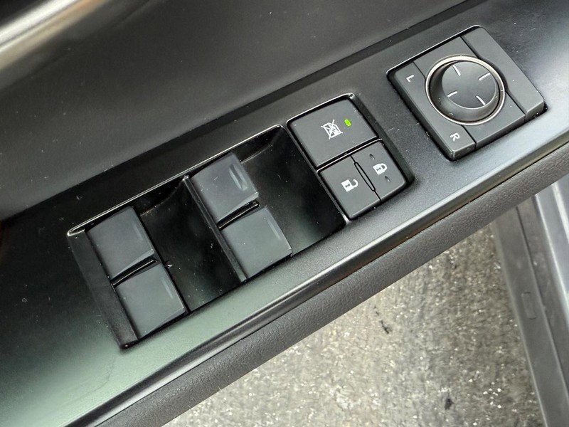 Used 2022 Lexus UX 250h w/ Premium Package image 14