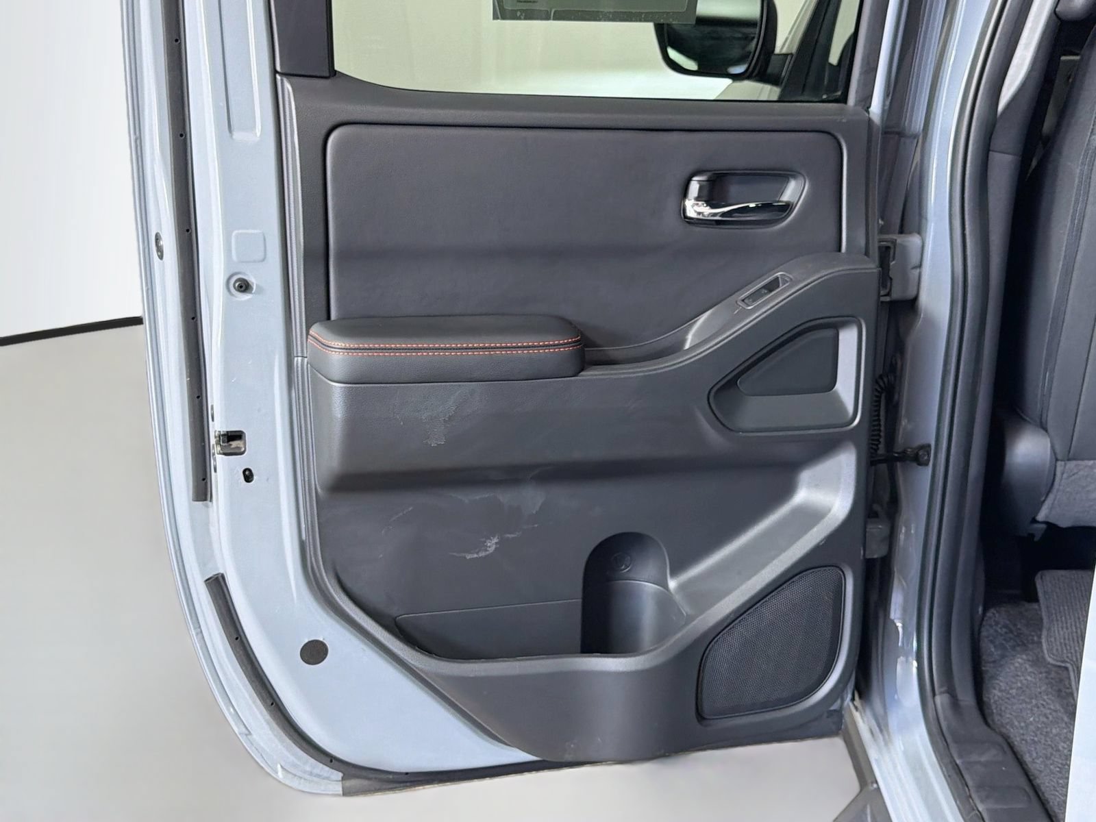 Used 2025 Nissan Frontier Pro-X RWD image 25