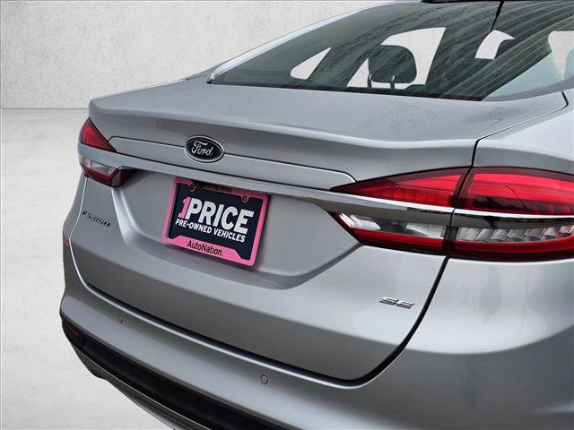 Used 2018 Ford Fusion SE FWD image 12