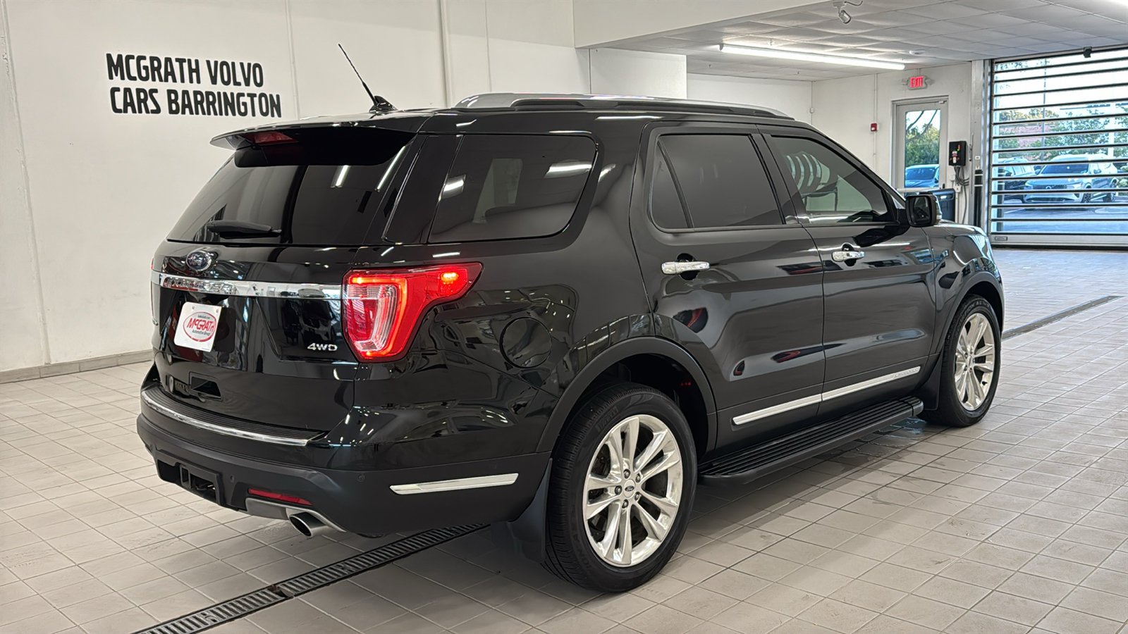 Used 2018 Ford Explorer Limited w/ Equipment Group 301A AWD/4WD image 5