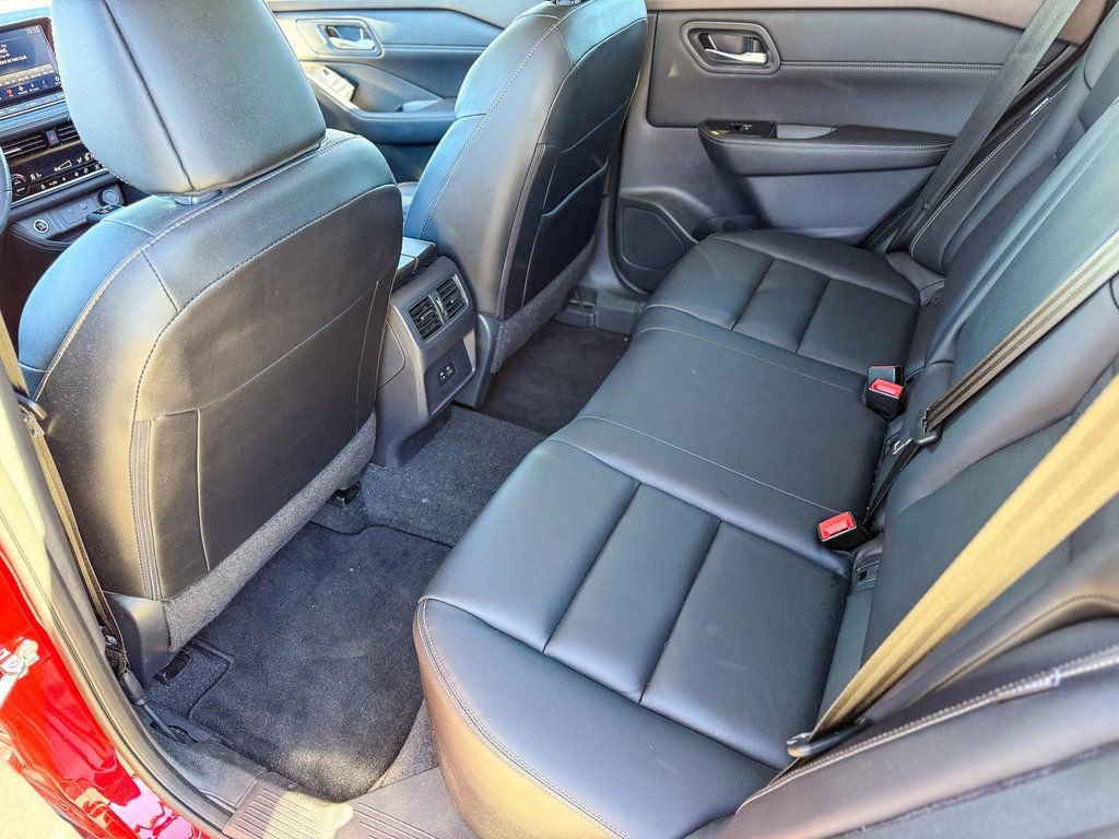 Used 2023 Nissan Rogue SL image 21