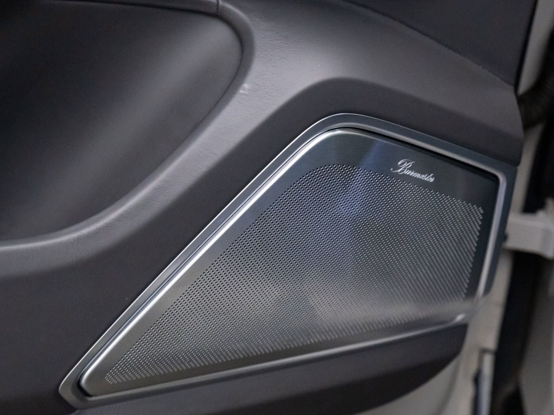 Used 2020 Porsche Cayenne Turbo image 15