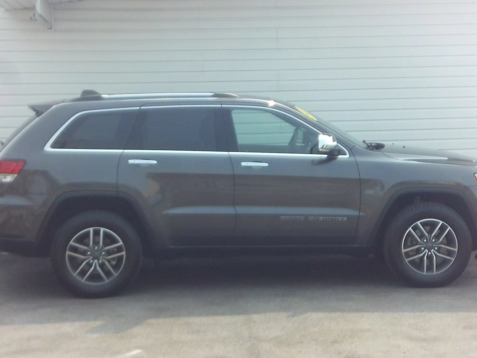 Used 2021 Jeep Grand Cherokee Limited AWD/4WD image 8