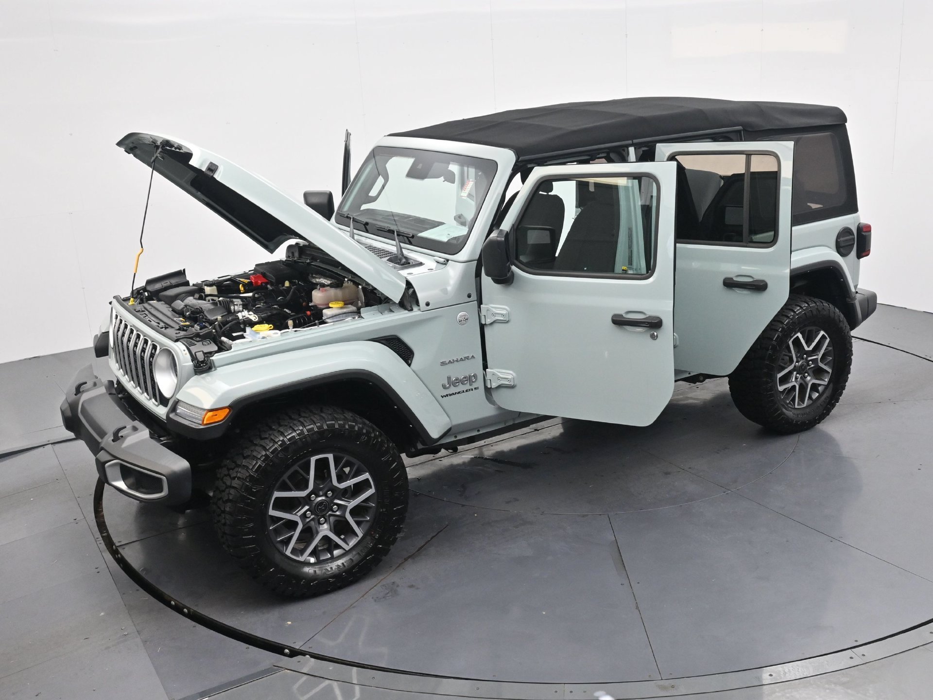 Used 2024 Jeep Wrangler Unlimited Sahara w/ Safety Group AWD/4WD image 38
