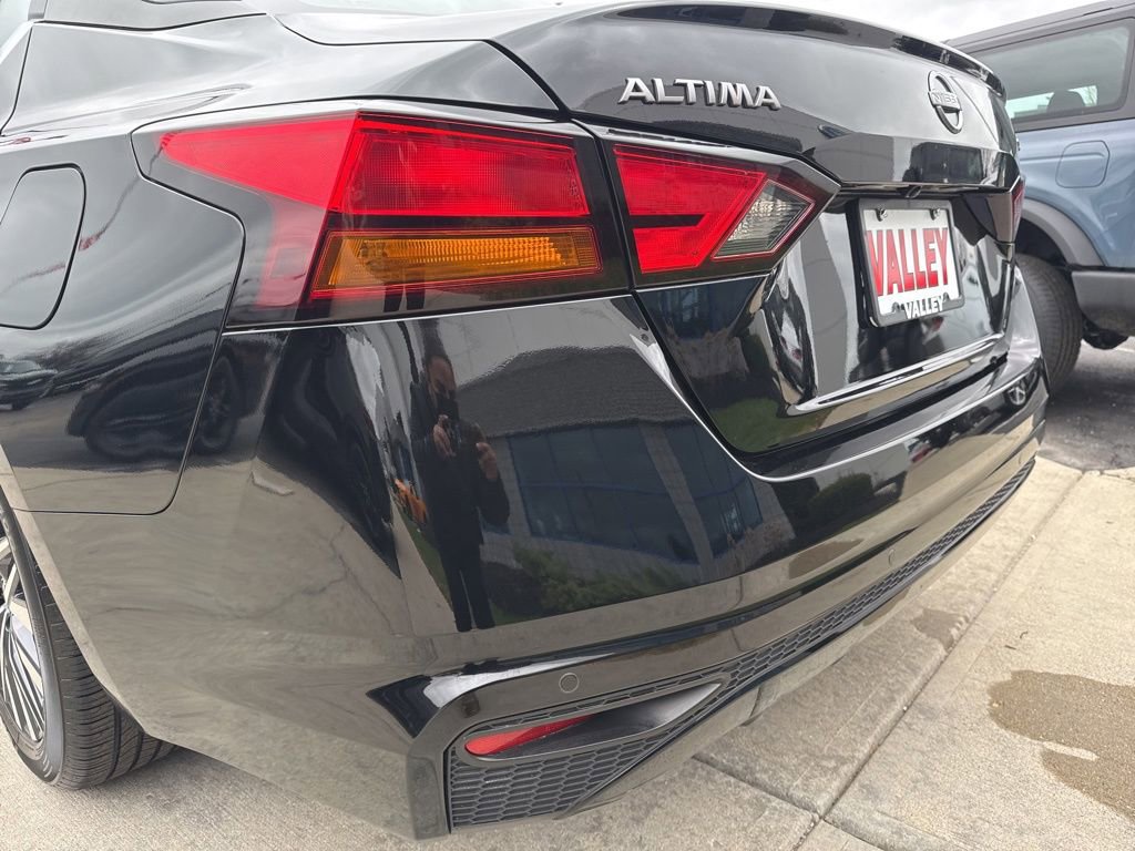 Used 2024 Nissan Altima 2.5 SV image 17