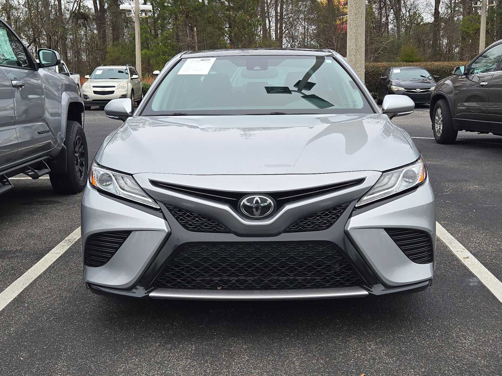 Used 2020 Toyota Camry XSE image 2