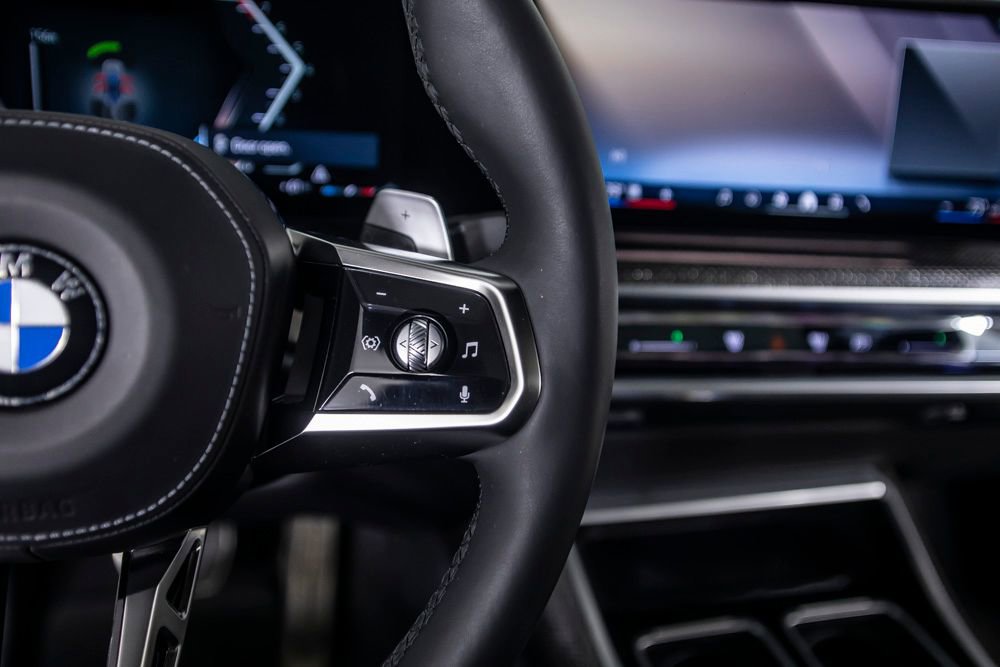 Used 2023 BMW 740i w/ Executive Package RWD image 36