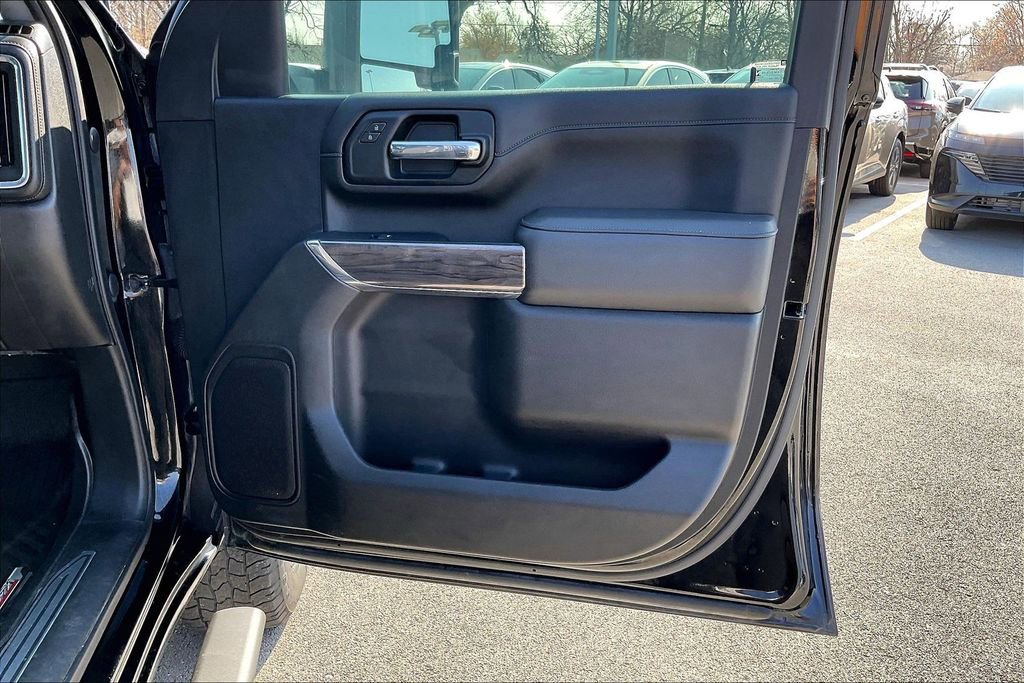 Used 2022 Chevrolet Silverado 2500 LTZ w/ Z71 Chrome Sport Edition image 25