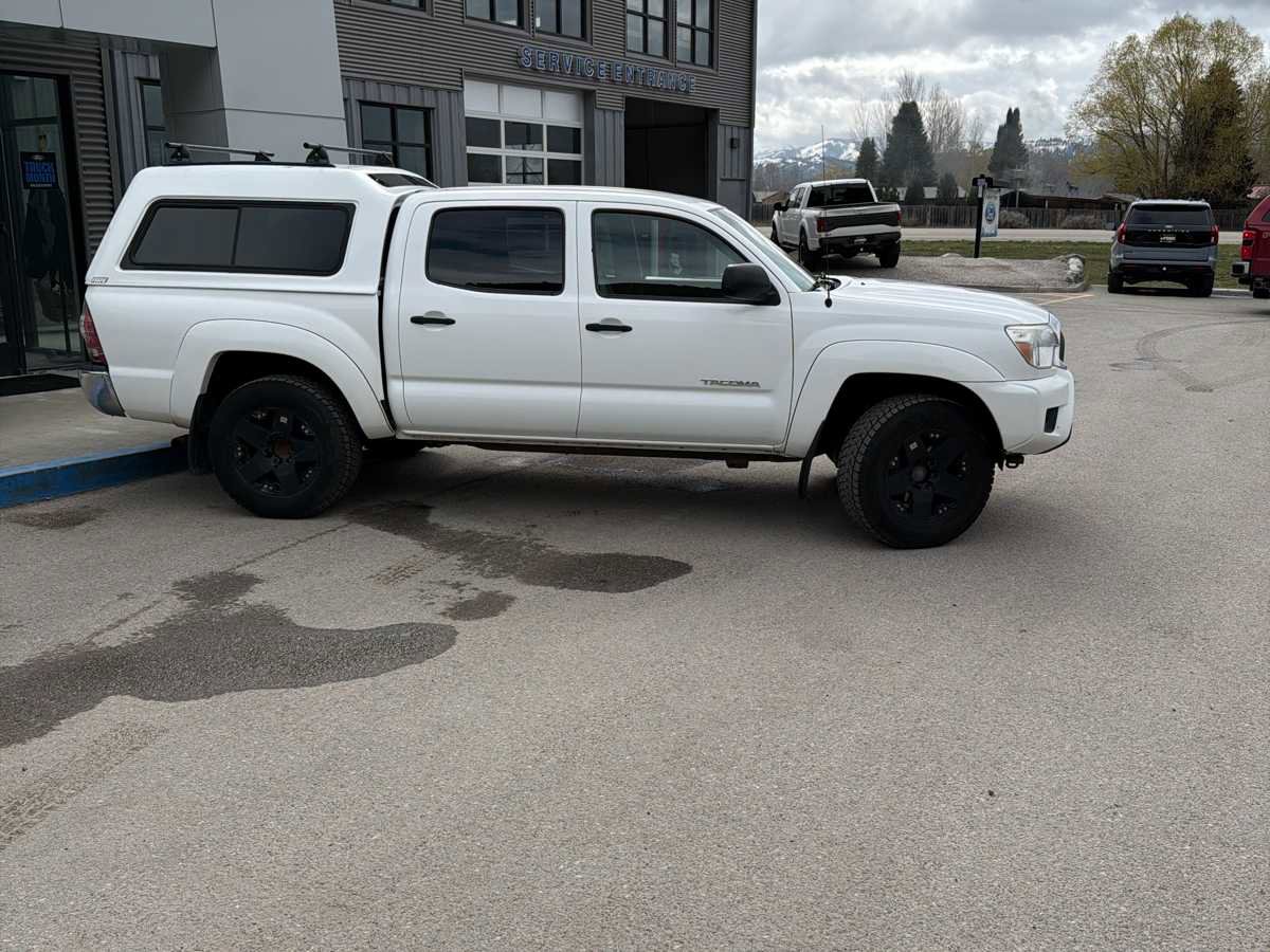 Used 2013 Toyota Tacoma 4x4 Double Cab w/ SR5 Pkg image 8