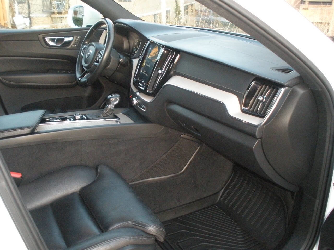 Used 2018 Volvo XC60 T6 Inscription w/ Advanced Package AWD/4WD image 26