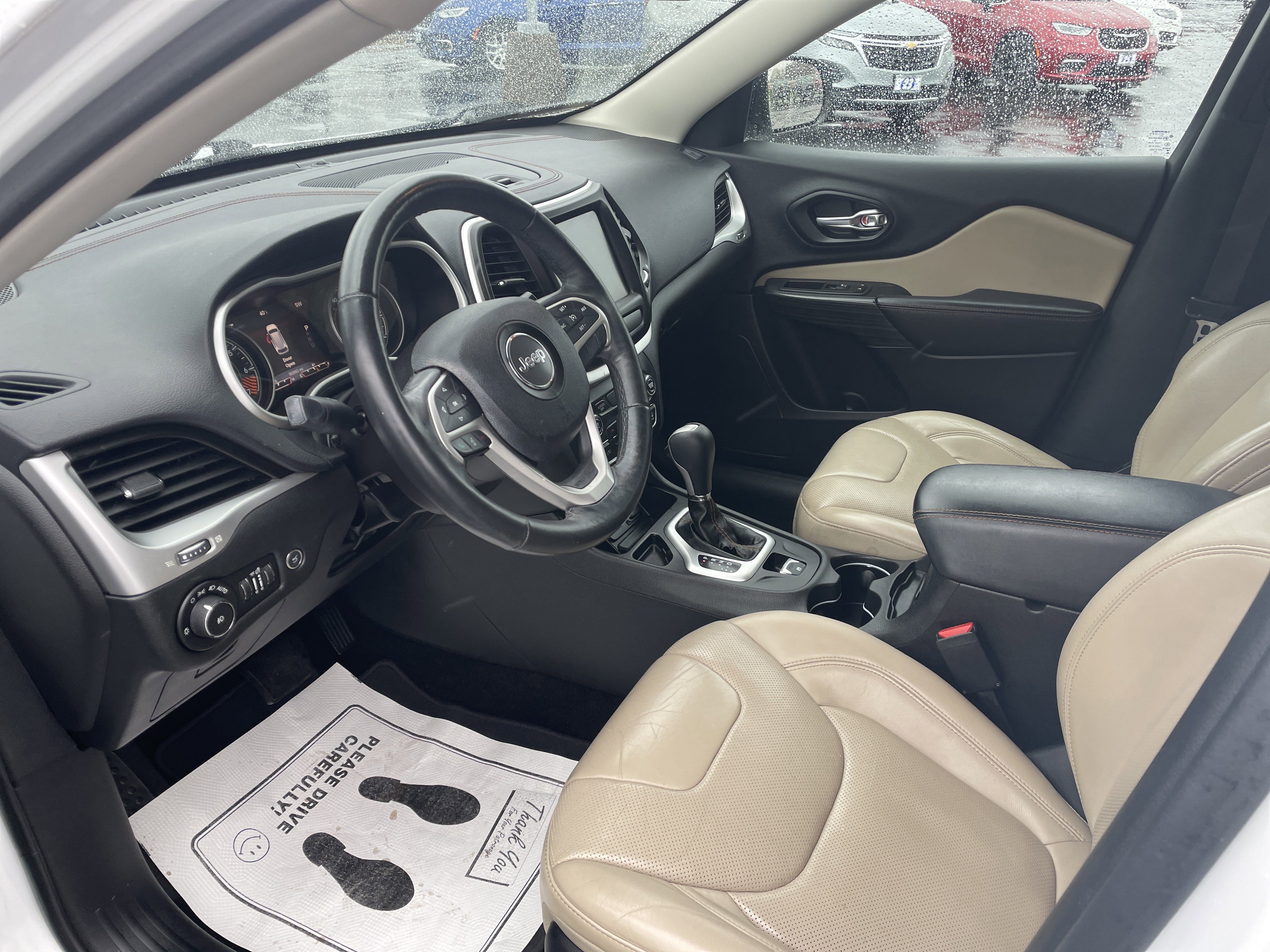 Used 2015 Jeep Cherokee Limited w/ Luxury Group image 13