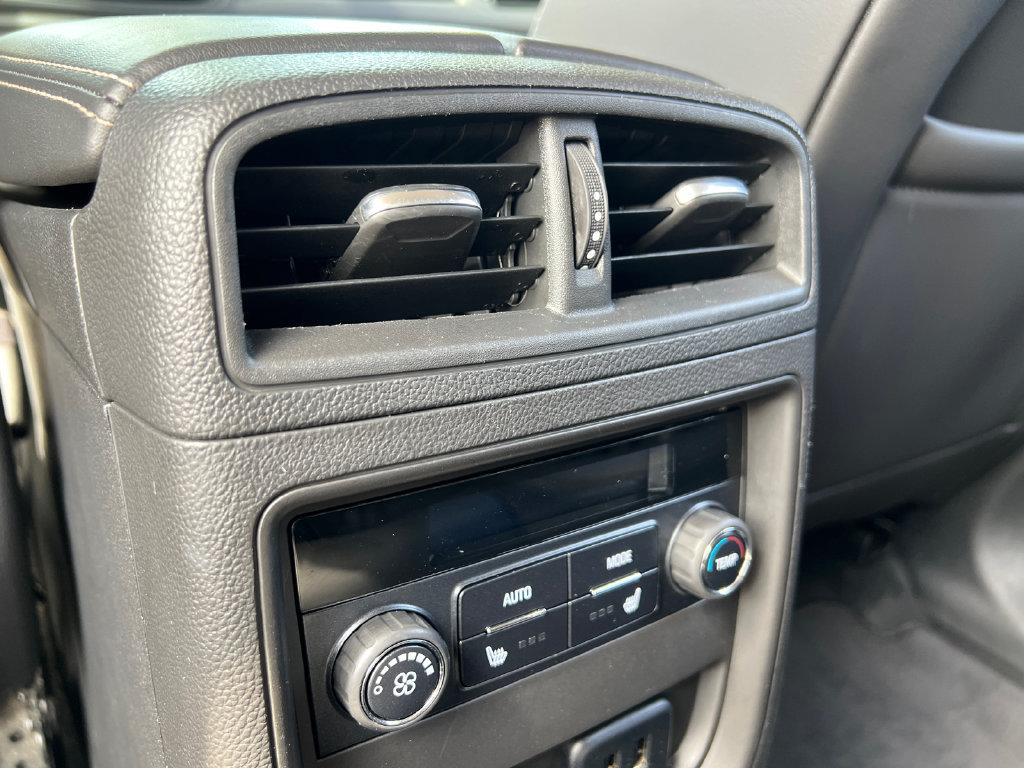 Used 2018 Buick Envision Essence AWD/4WD image 14