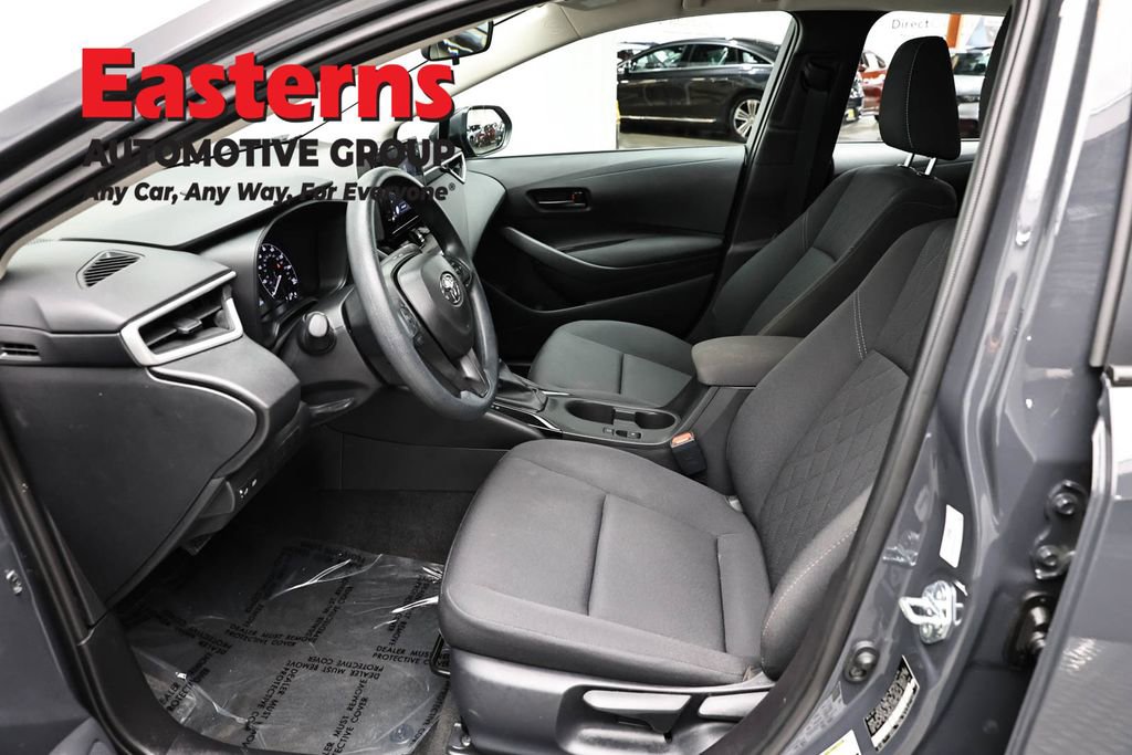 Used 2025 Toyota Corolla LE FWD image 13