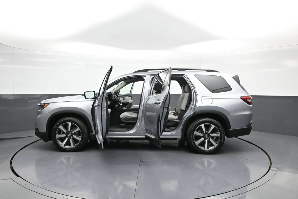 Certified 2023 Honda Pilot Touring image 49