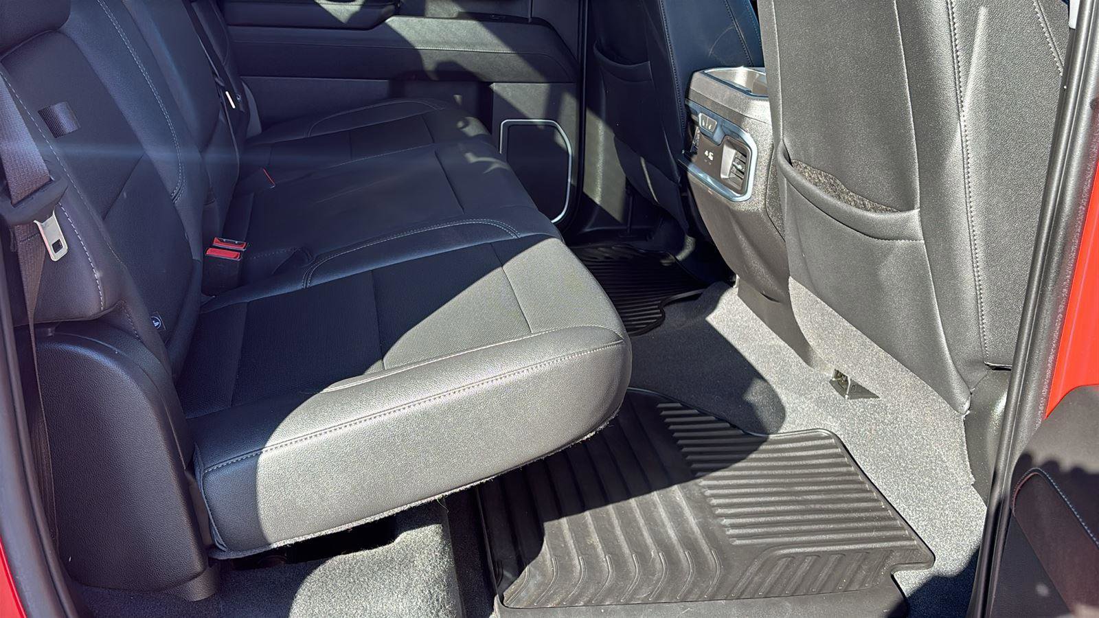 Certified 2024 Chevrolet Silverado 2500 LTZ w/ LTZ Convenience Package image 17