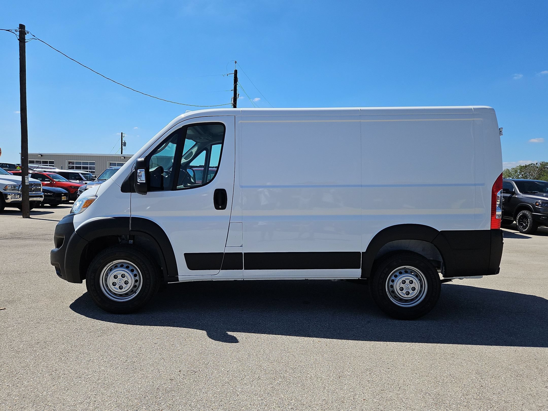 New 2026 RAM ProMaster 1500 w/ Storage Group FWD image 6