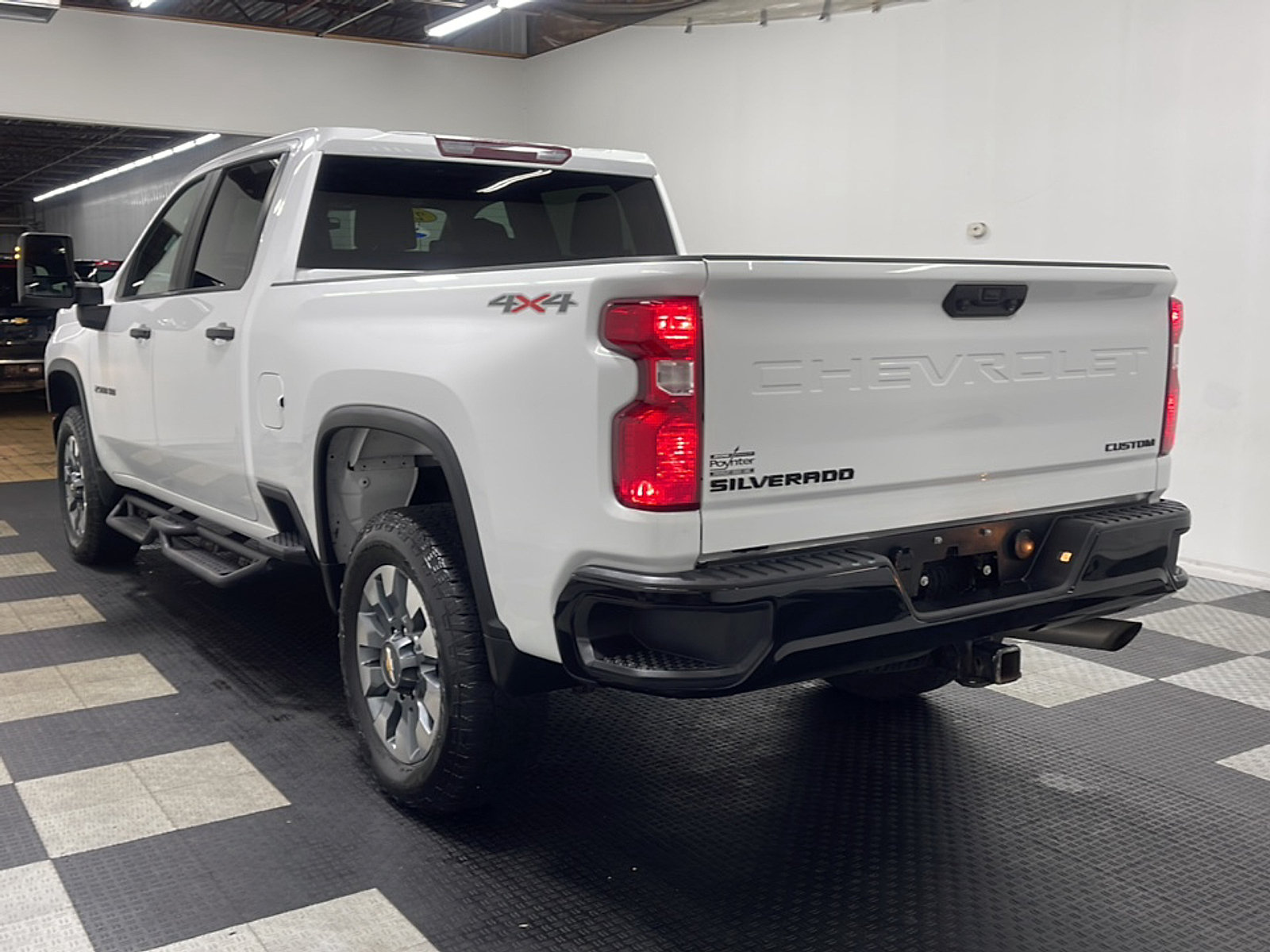 Used 2023 Chevrolet Silverado 2500 Custom w/ Custom Convenience Package AWD/4WD image 14