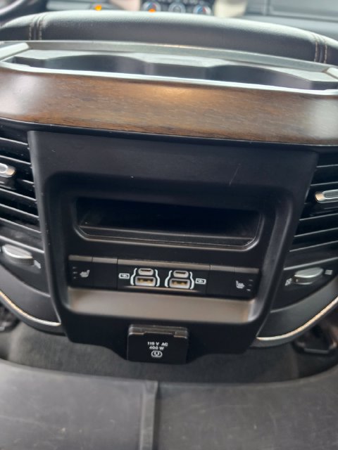 Used 2022 RAM 1500 Laramie AWD/4WD image 11