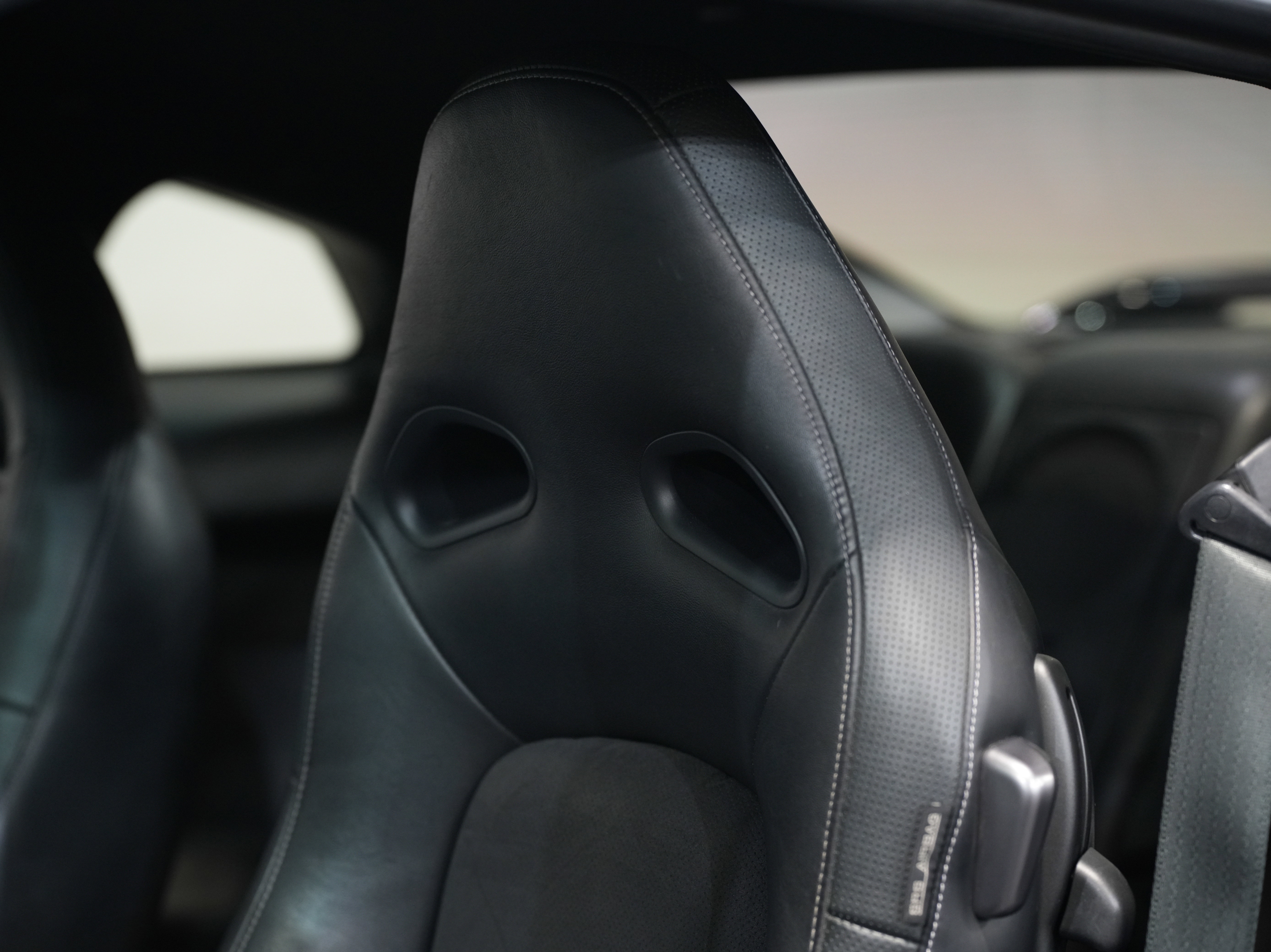 Used 2015 Nissan GT-R Premium image 28