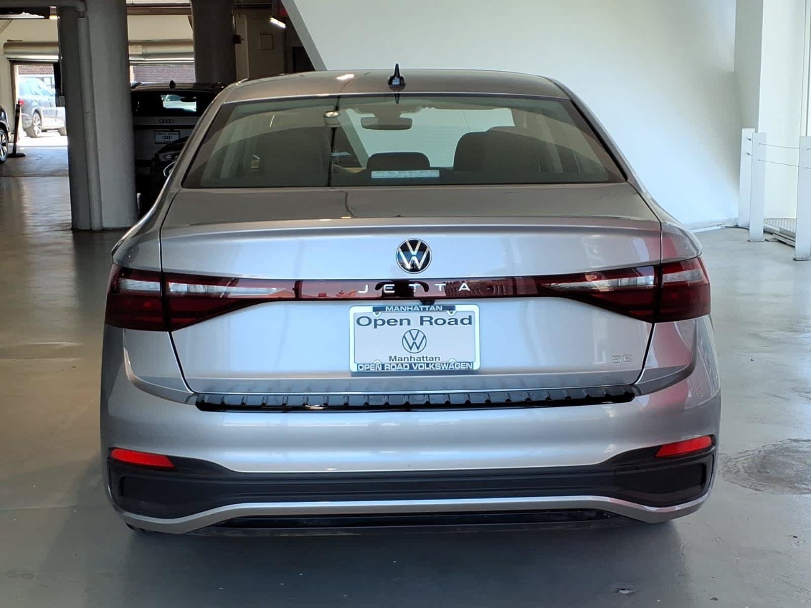 Used 2026 Volkswagen Jetta SE FWD image 5