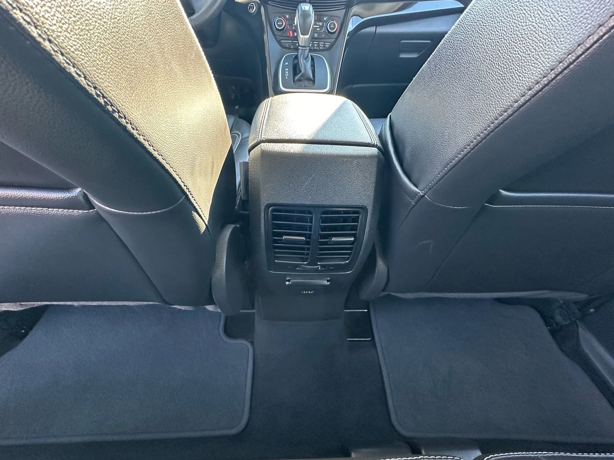 Used 2017 Ford C-MAX Energi Titanium w/ Equipment Group 501A image 27