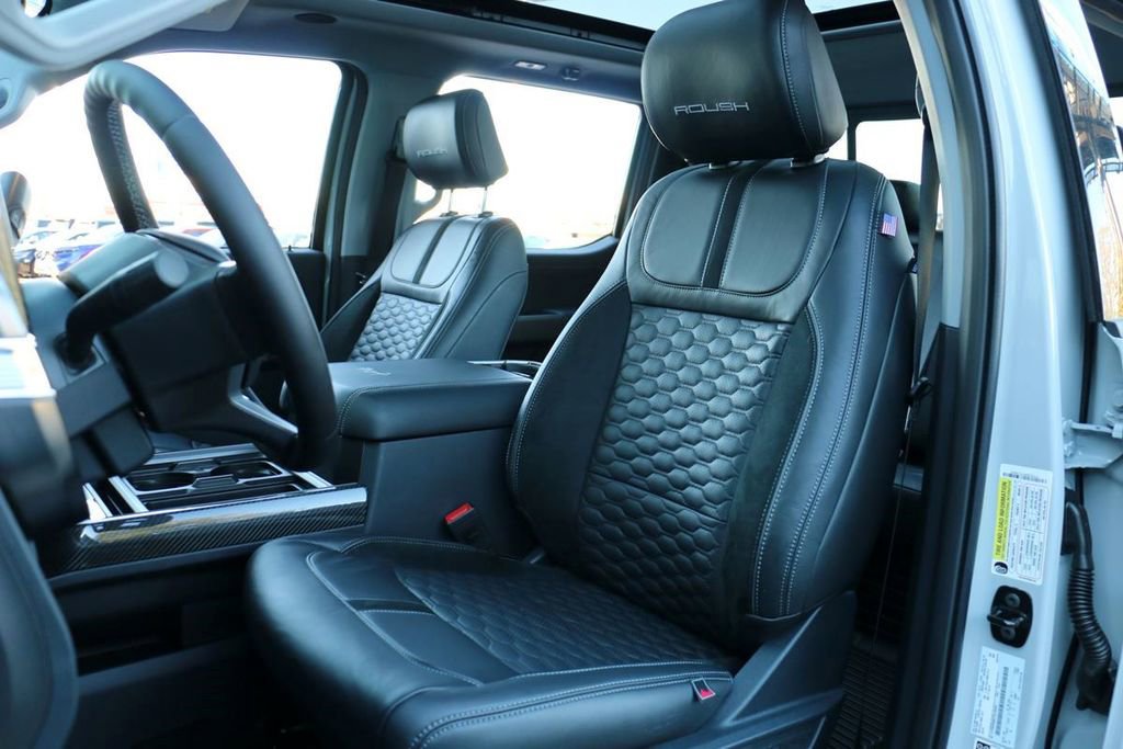 New 2026 Ford F250 Lariat w/ Black Appearance Package image 21