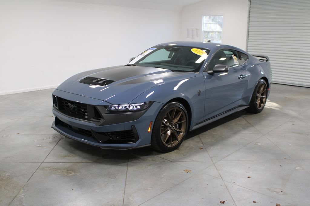 Used 2025 Ford Mustang Dark Horse image 4