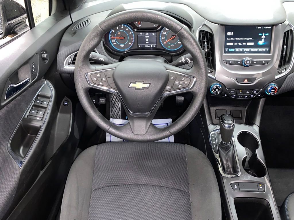 Used 2018 Chevrolet Cruze LT w/ Convenience Package image 25