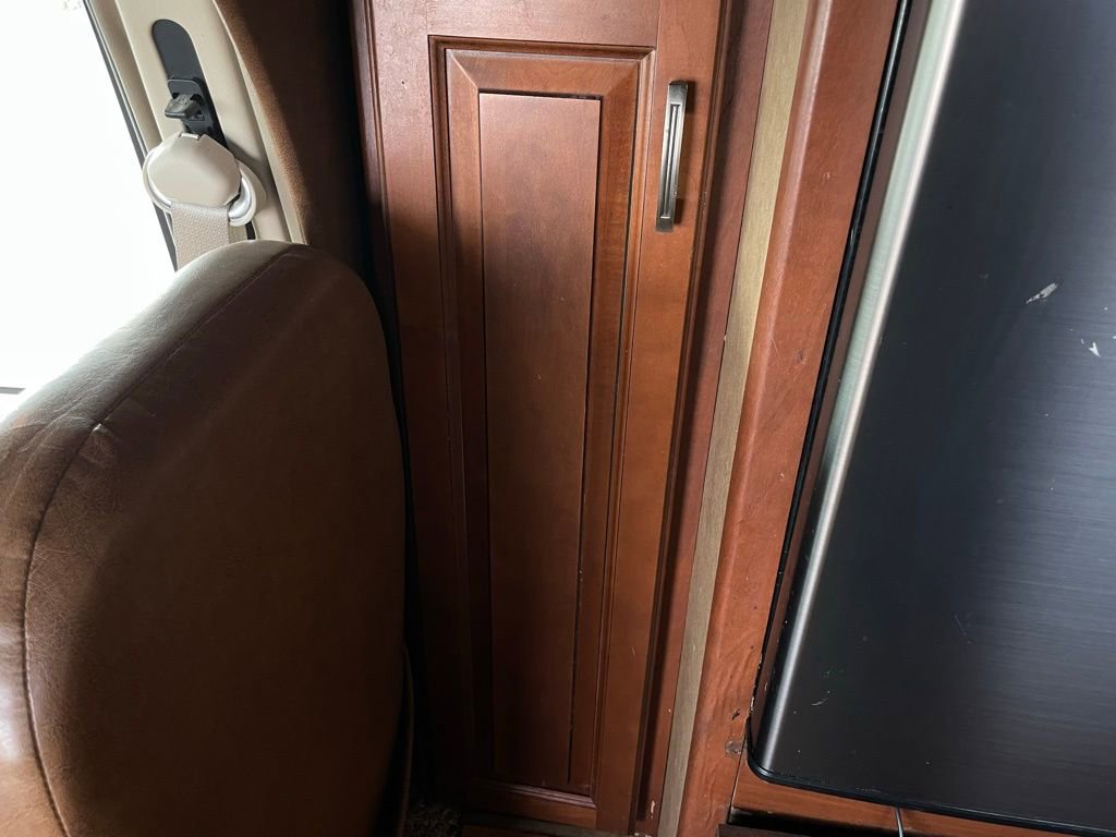 Used 2013 Ford E-450 and Econoline 450 Super Duty w/ Motorhome Prep Pkg RWD image 79