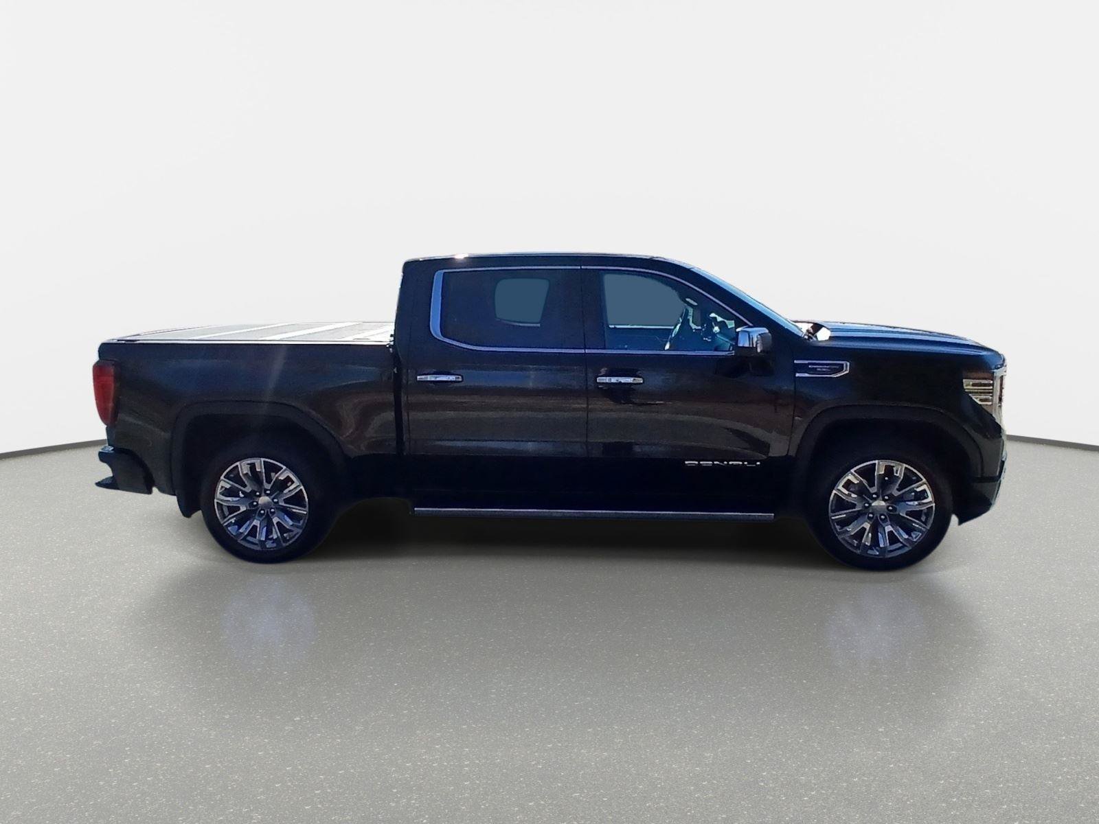 Used 2024 GMC Sierra 1500 Denali AWD/4WD image 7