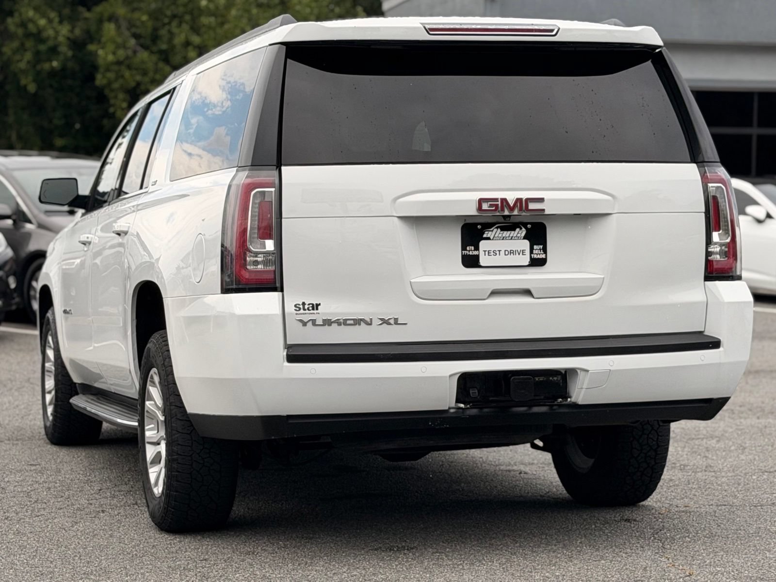 Used 2017 GMC Yukon XL SLT AWD/4WD image 3