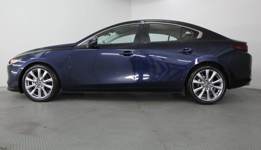 Used 2019 MAZDA MAZDA3 Sedan w/ Preferred Package FWD image 4