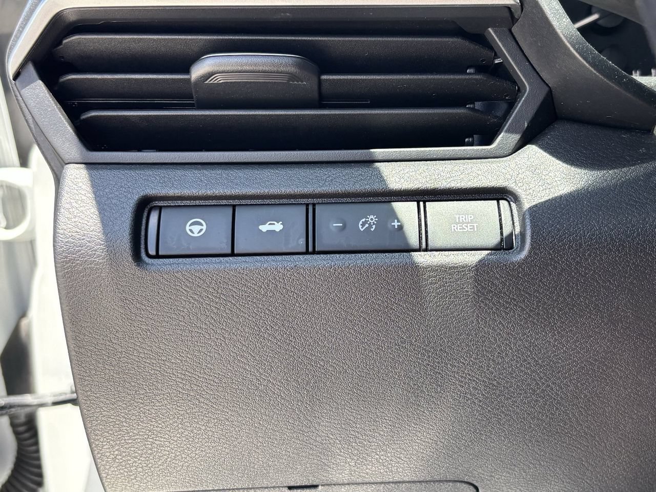 Used 2024 Nissan Altima 2.5 SL FWD image 32
