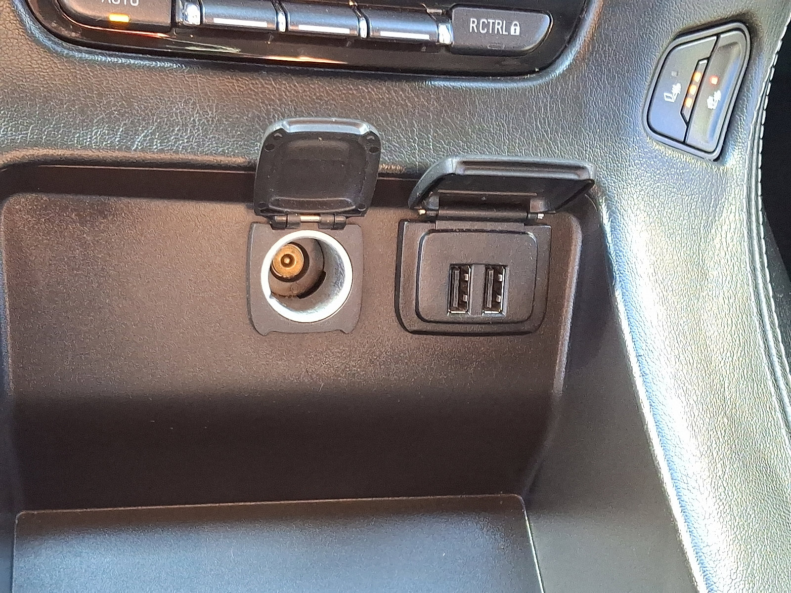 Used 2015 Chevrolet Tahoe LT image 29