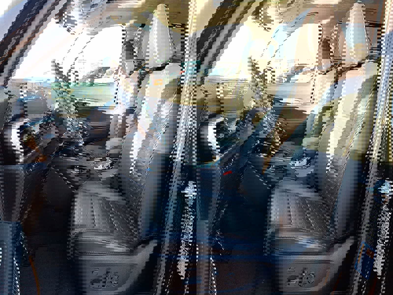 Used 2024 Kia Telluride SX Prestige w/ Towing Package image 26