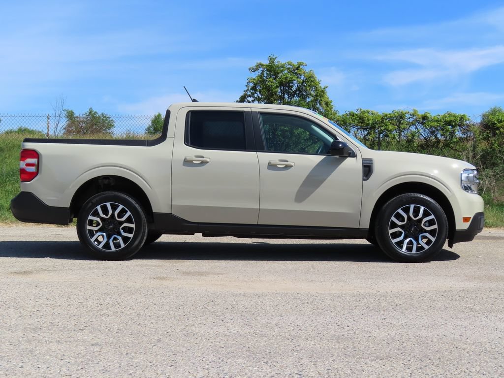 Used 2024 Ford Maverick Lariat FWD image 2