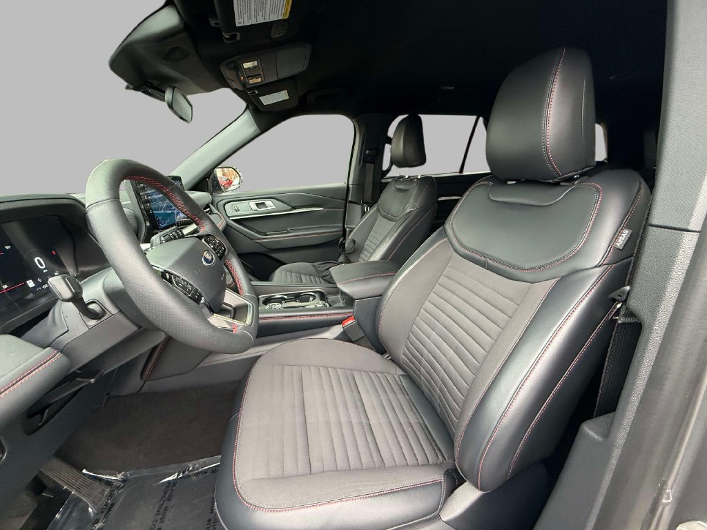 Used 2026 Ford Explorer ST-Line AWD/4WD image 2