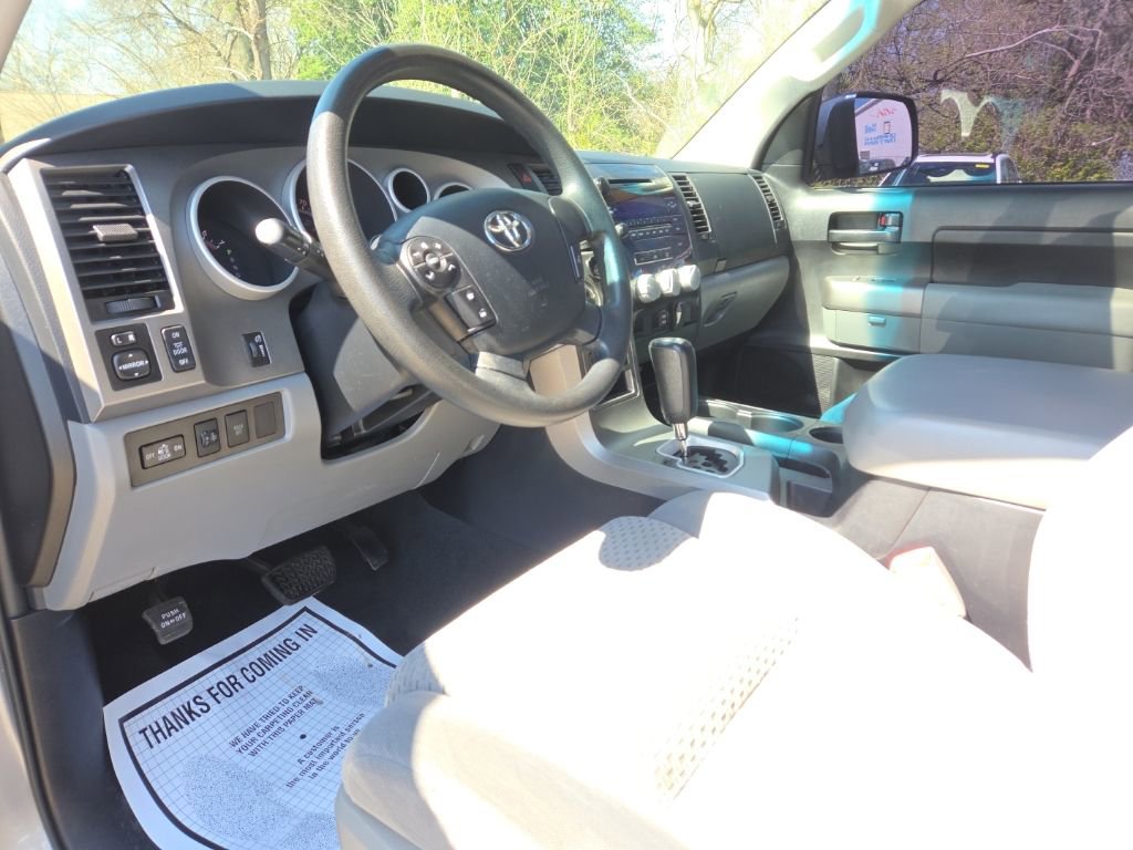 Used 2013 Toyota Tundra 4x4 CrewMax w/ SR5 Pkg image 16