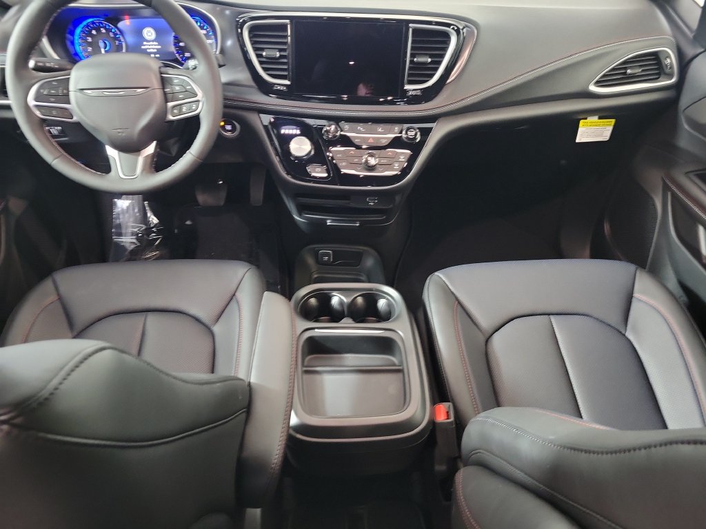 New 2027 Chrysler Pacifica Select FWD image 15