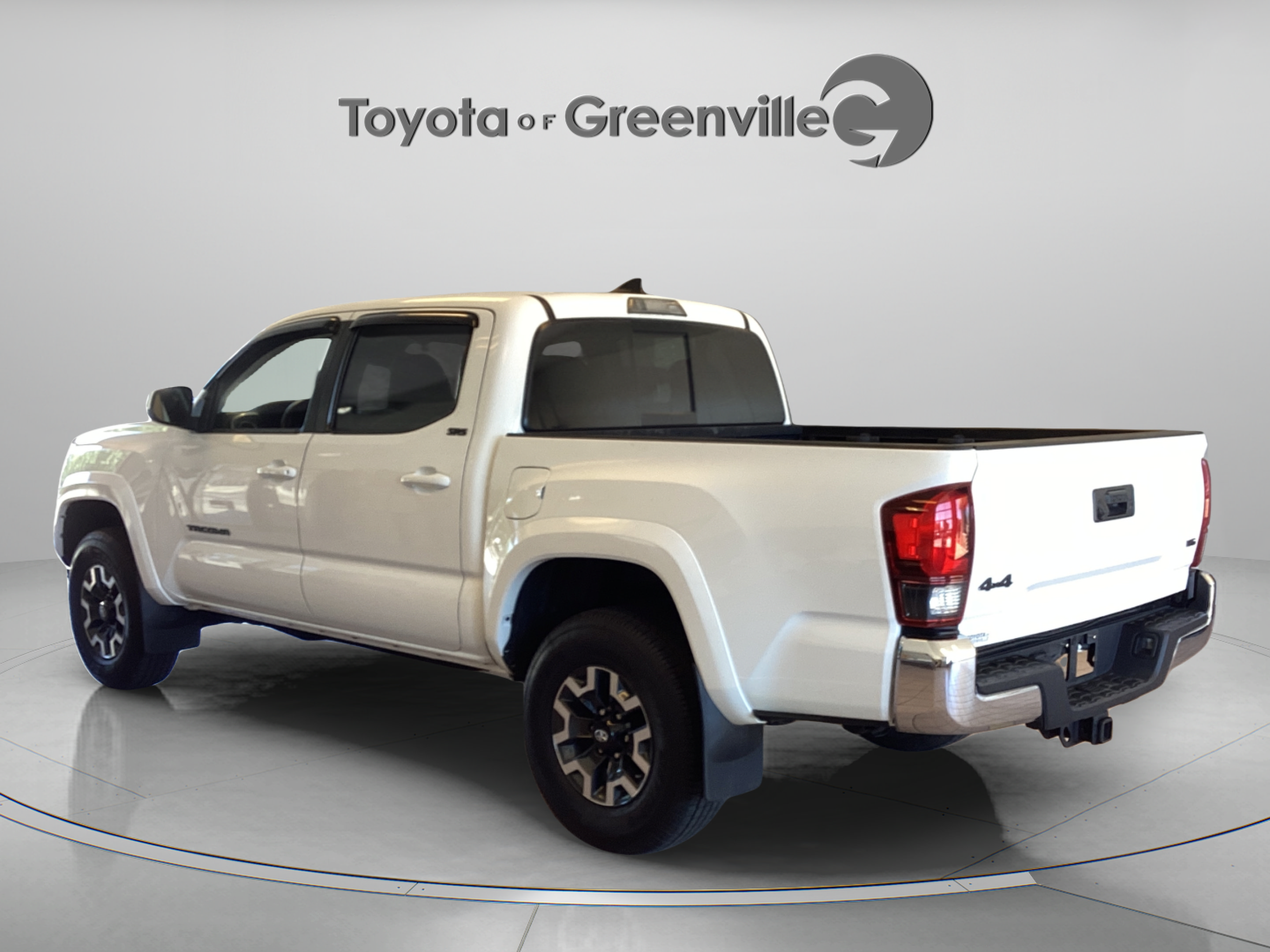 Used 2019 Toyota Tacoma SR5 AWD/4WD image 4