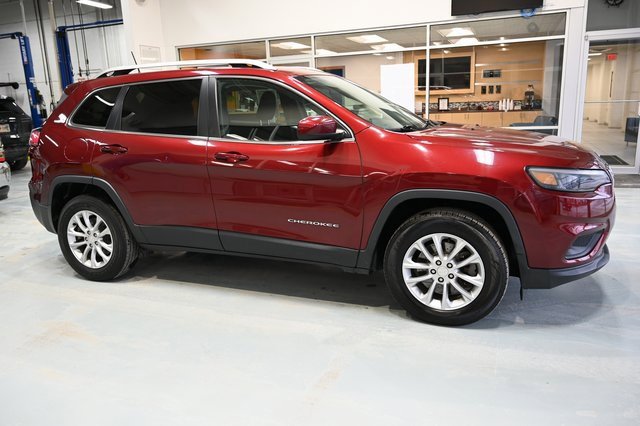 Used 2019 Jeep Cherokee Latitude w/ Popular Appearance Group image 4