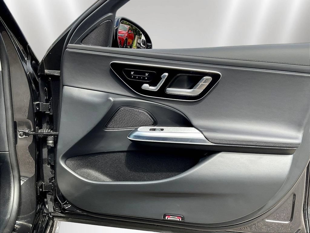 Certified 2025 Mercedes-Benz E 350 4MATIC Sedan w/ MBUS Superscreen Package image 30